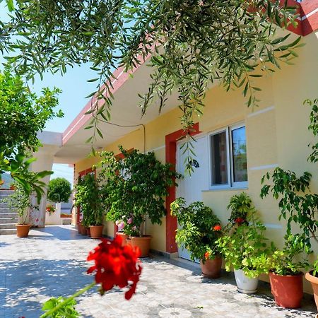 Hotel Ilias House Ksamil Esterno foto