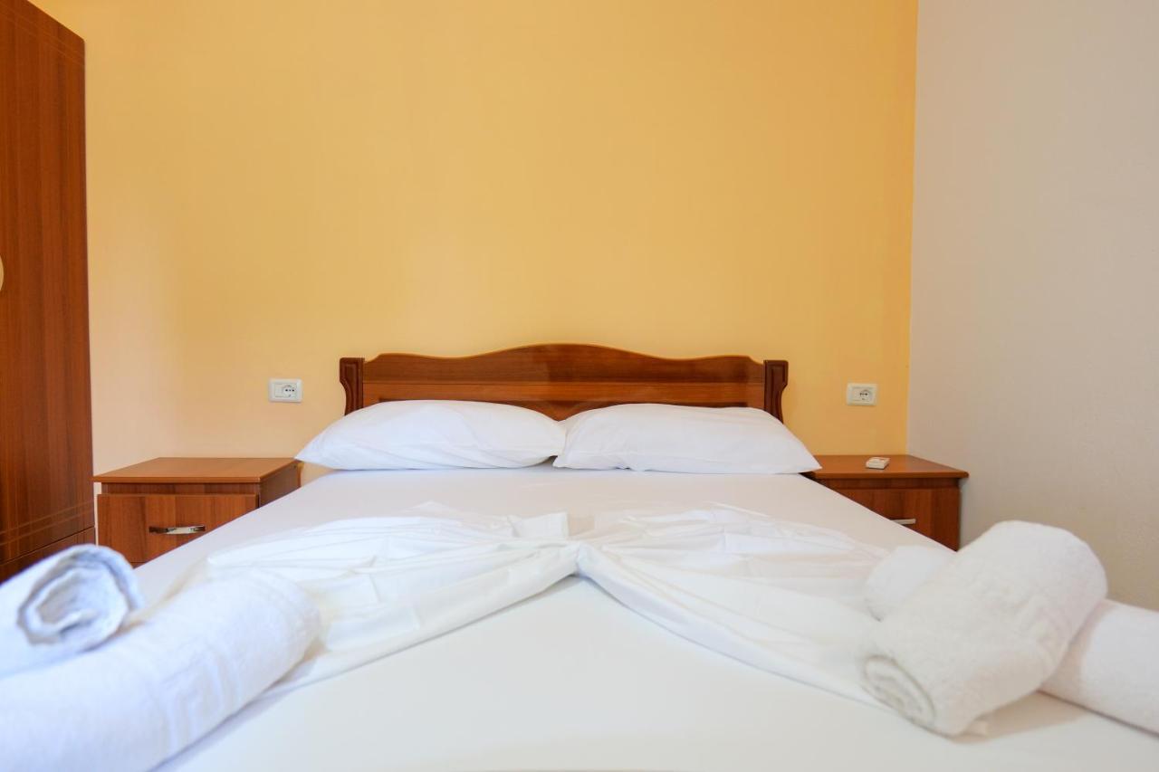 Hotel Ilias House Ksamil Esterno foto