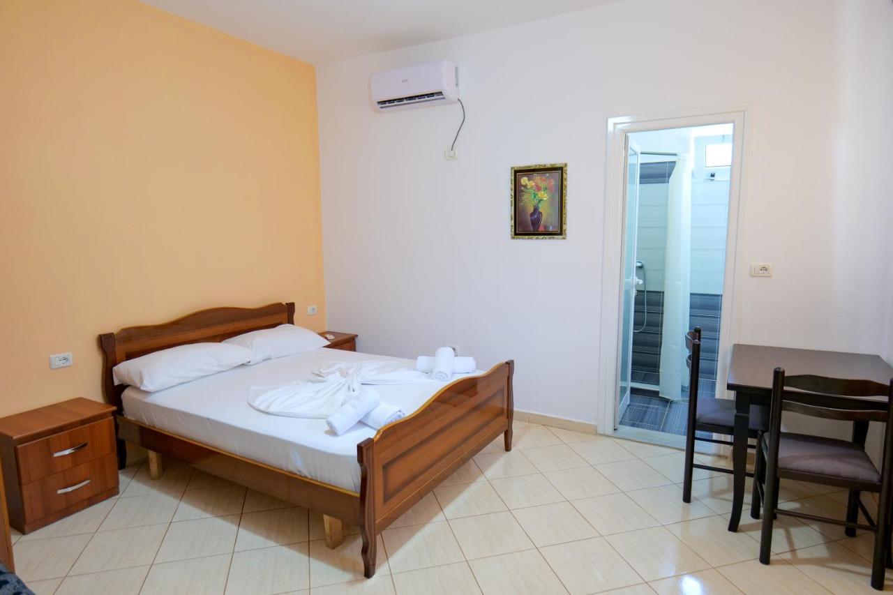 Hotel Ilias House Ksamil Esterno foto