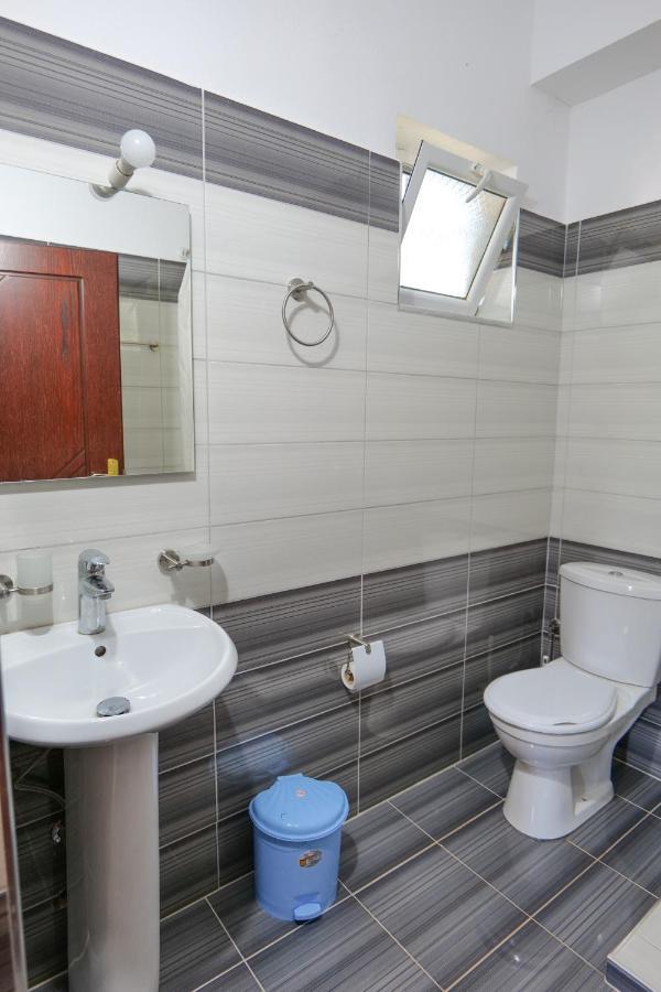 Hotel Ilias House Ksamil Esterno foto