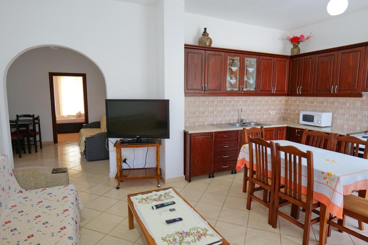 Hotel Ilias House Ksamil Esterno foto