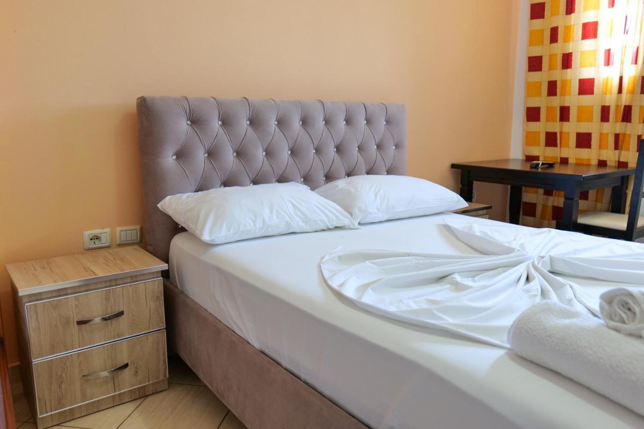 Hotel Ilias House Ksamil Esterno foto