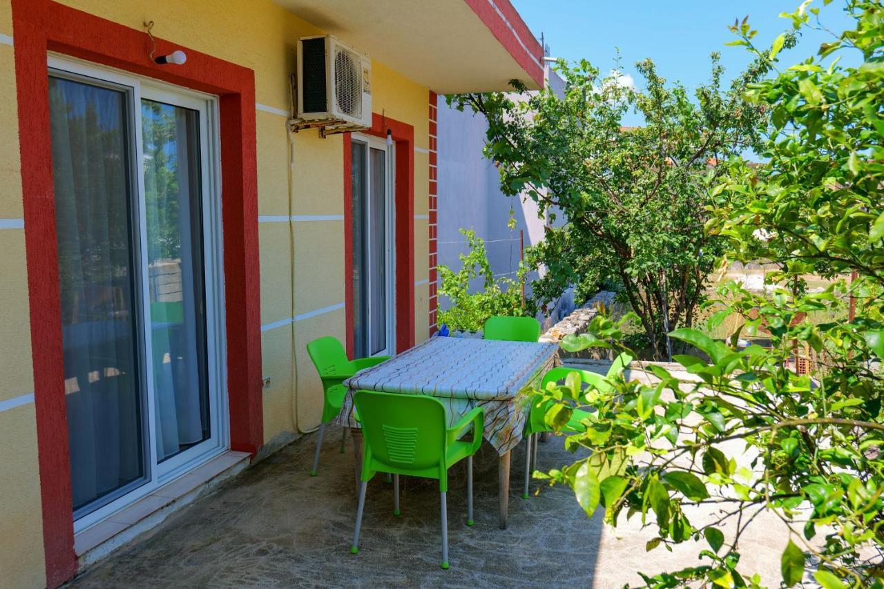 Hotel Ilias House Ksamil Esterno foto