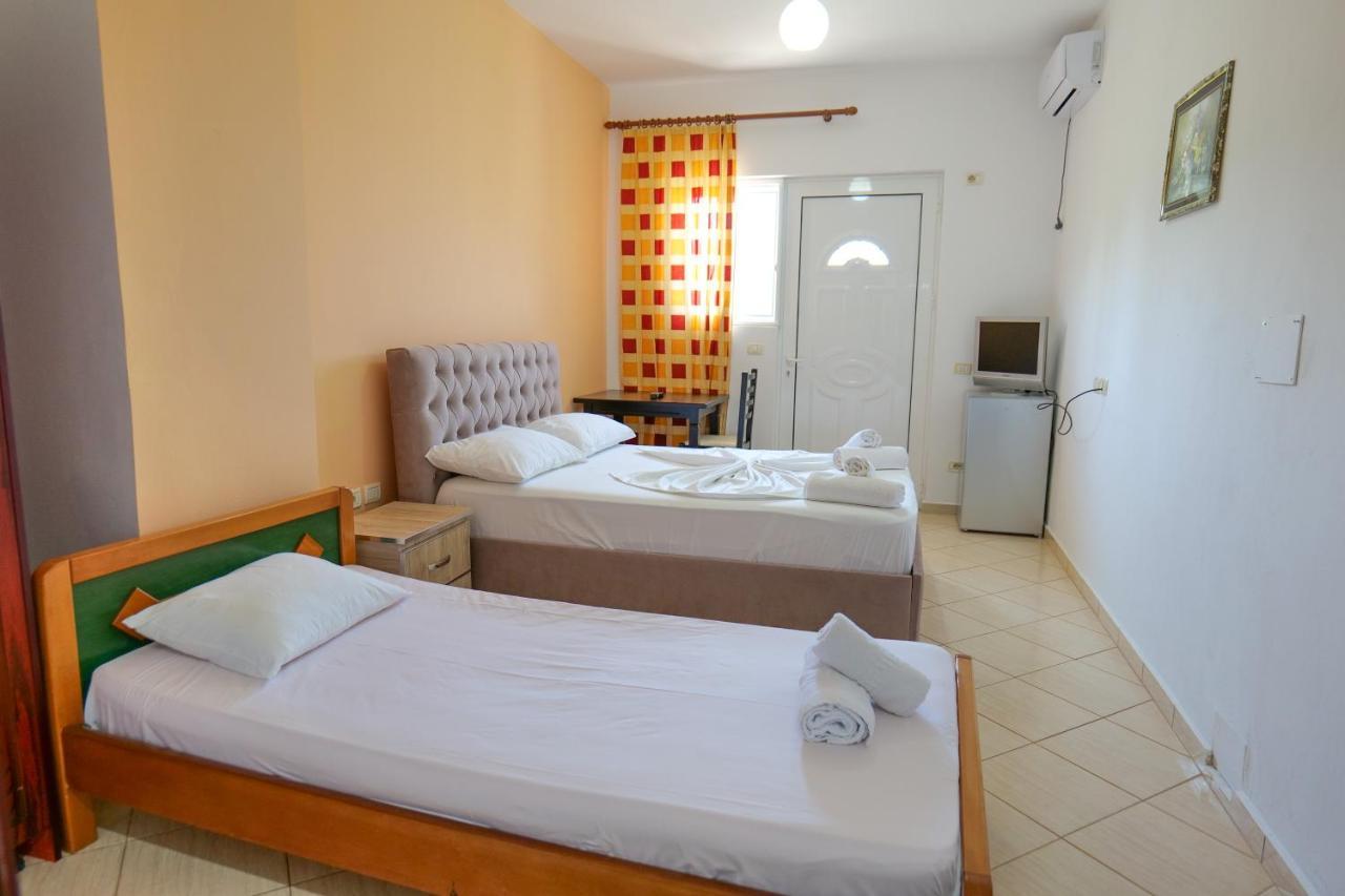Hotel Ilias House Ksamil Esterno foto