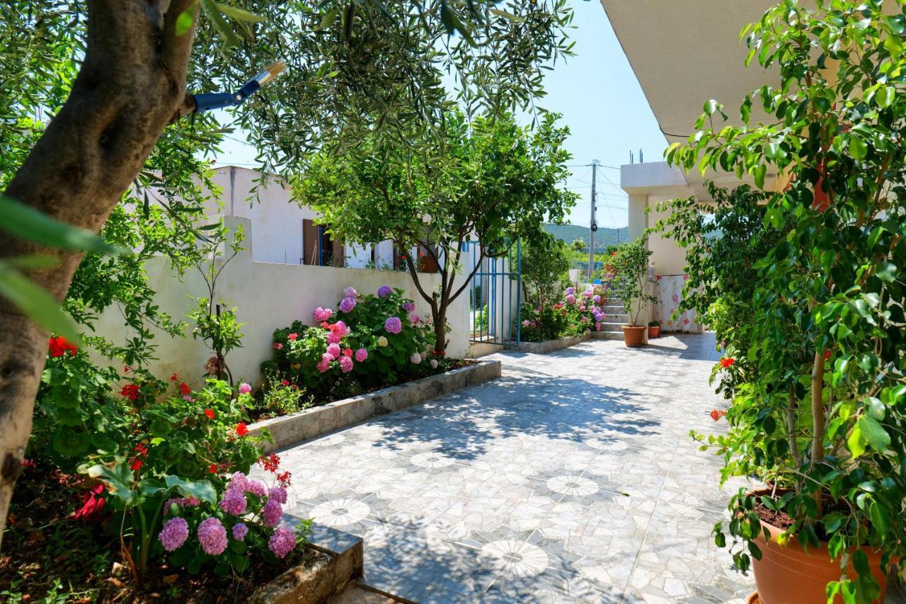 Hotel Ilias House Ksamil Esterno foto