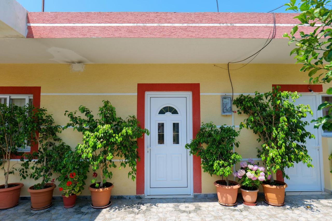 Hotel Ilias House Ksamil Esterno foto