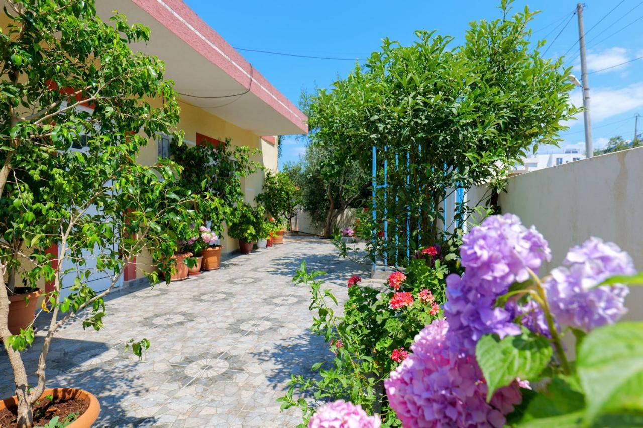 Hotel Ilias House Ksamil Esterno foto