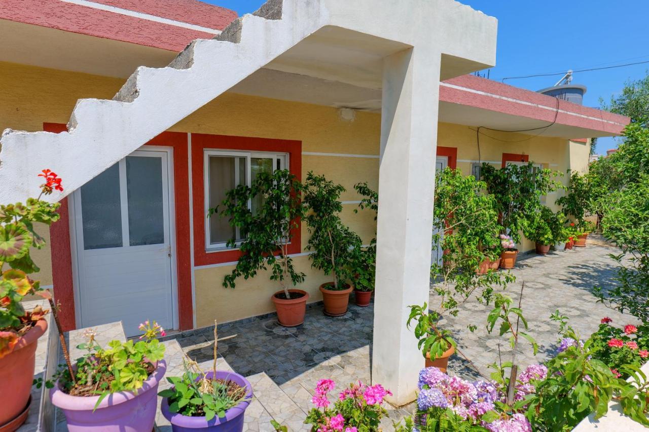 Hotel Ilias House Ksamil Esterno foto